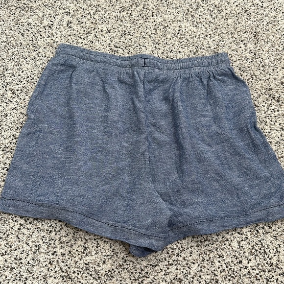 Linen Short - Picture 2 of 2